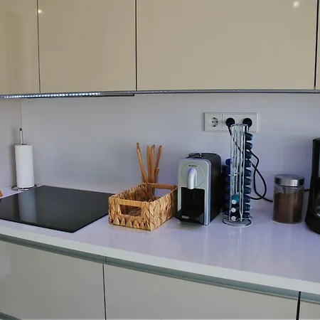 Luxurious In Beautiful Settings Apartment *